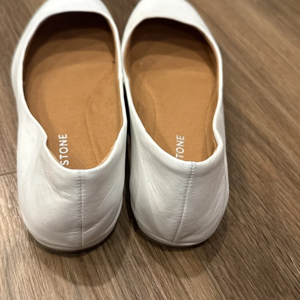 Sun + Stone Women's Ivory Eliana Faux Leather Slip on Ballet Flats Cute